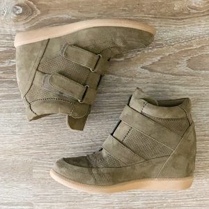 Indigo Rd. Olive Wedge Sneakers